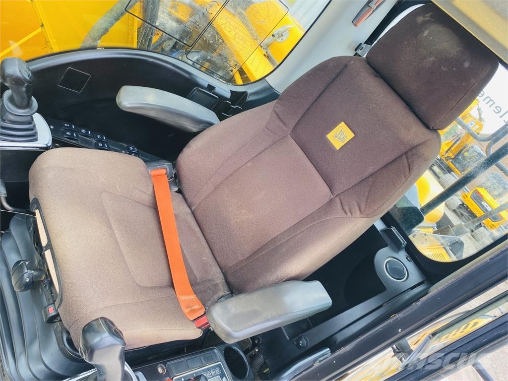 JCB JS130LC Bageri gusjeničari