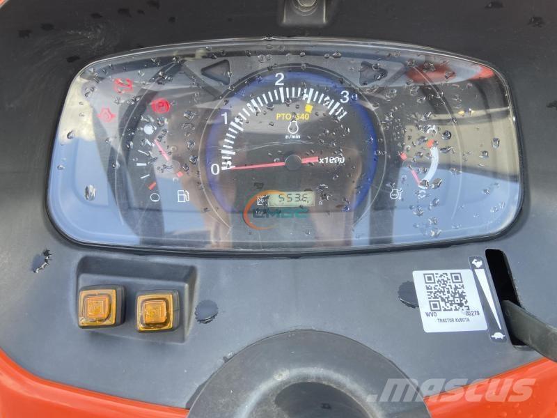 Kubota L1-382 Traktori