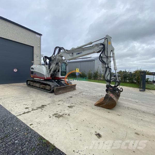 Takeuchi TB215R Bageri na kotačima