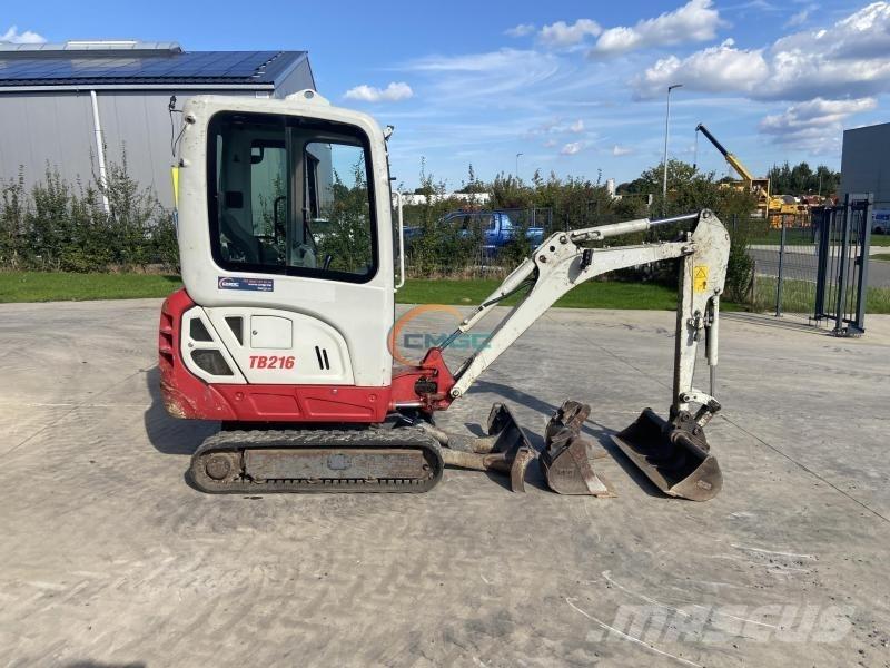 Takeuchi TB216 Bageri na kotačima