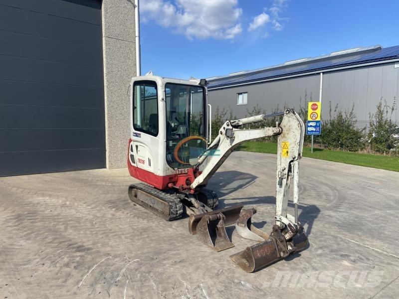 Takeuchi TB216 Bageri na kotačima