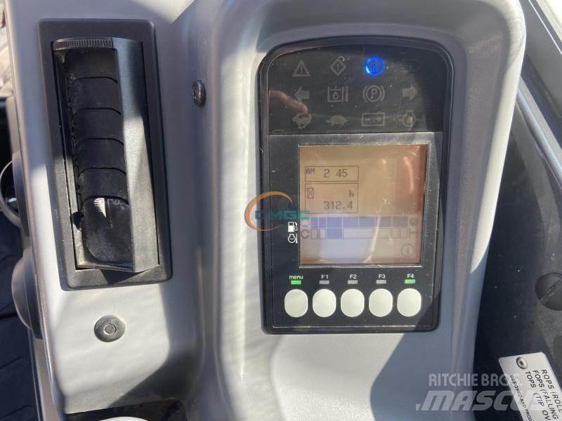 Yanmar VIO38-6 Bageri na kotačima