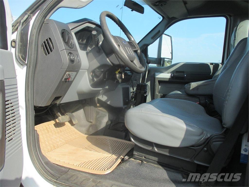Ford F750 Rol kiper kamioni s kukama za dizanje
