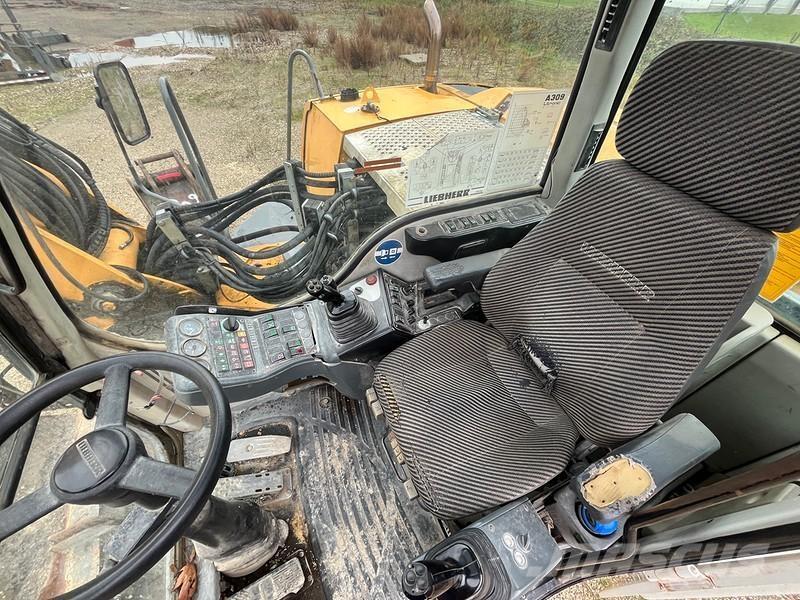 Liebherr A309 Bageri na kotačima