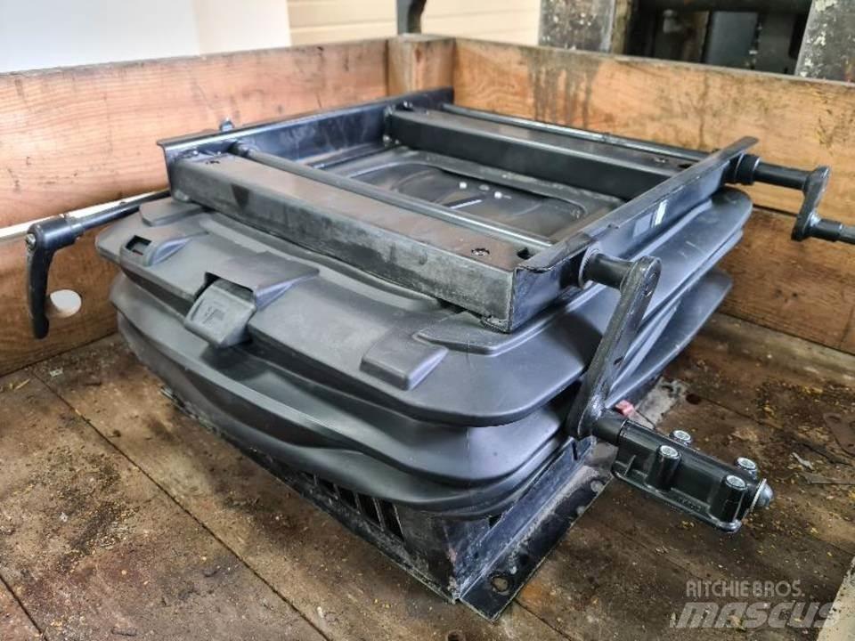 CAT 336DL Kabine i unutrašnjost
