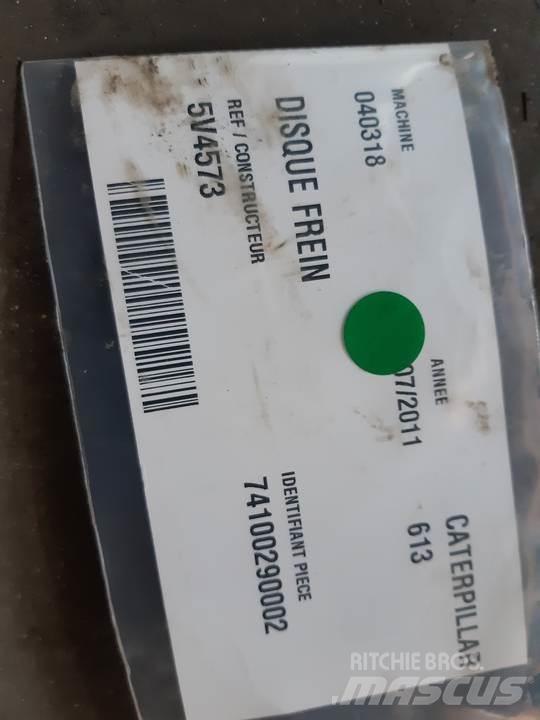 CAT 613 Gusjenice