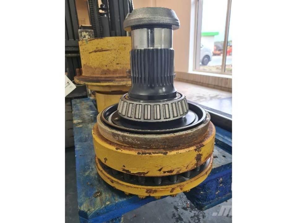 CAT 735 Transmisija