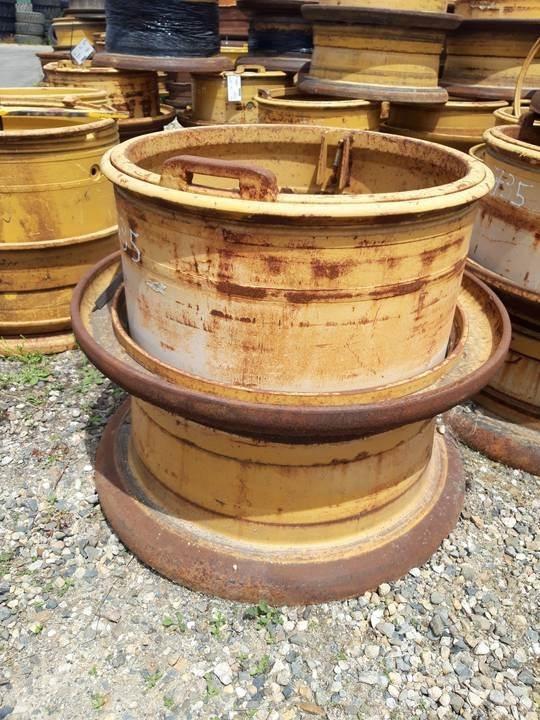 CAT 735 Gusjenice