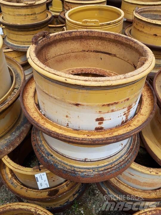 CAT 735 Gusjenice