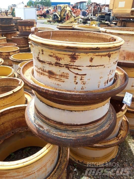 CAT 735 Gusjenice