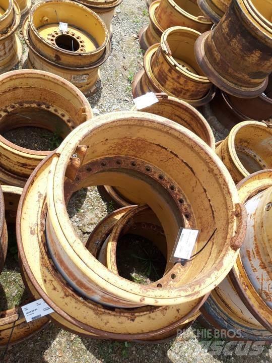 CAT 735 Gusjenice