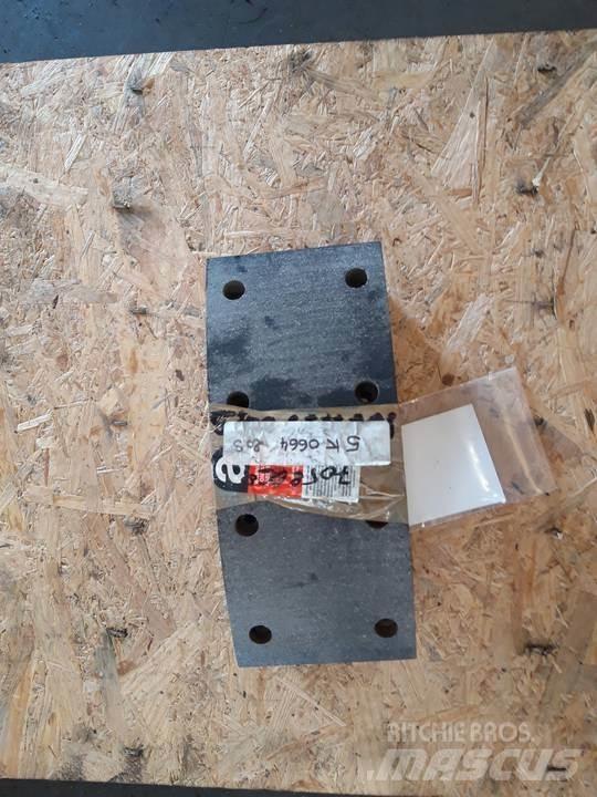 CAT 966C Gusjenice