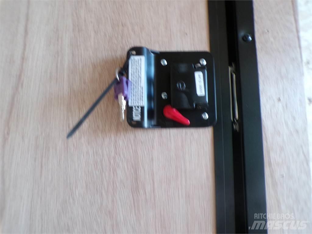  Stealth Sanduk prikolice