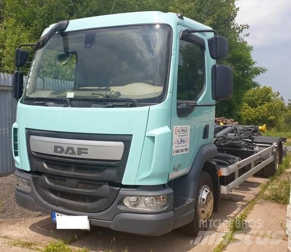 DAF LF180 FA Rol kiper kamioni s kukama za dizanje