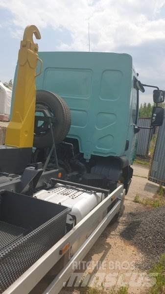 DAF LF180 FA Rol kiper kamioni s kukama za dizanje