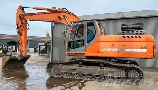 Doosan DX 255 LC Bageri gusjeničari