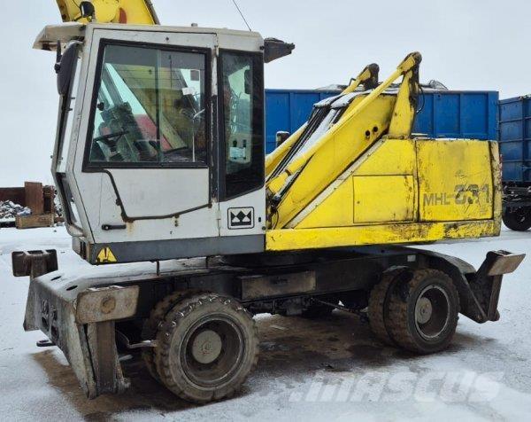 Fuchs MHL 331 Bageri za manipuliranje materijalom / otpadom