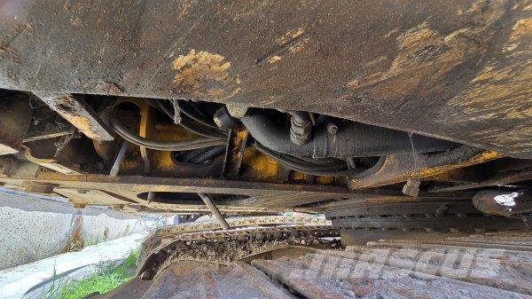 JCB JS 130 LC Bageri gusjeničari