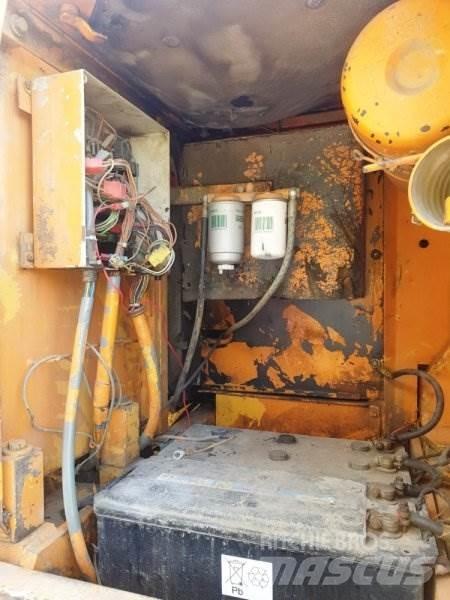 Liebherr R900 B Bageri gusjeničari