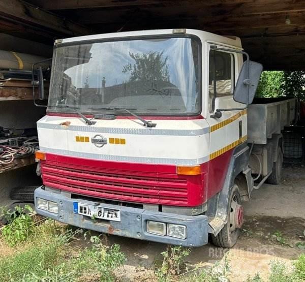 Nissan L351 Rol kiper kamioni s kukama za dizanje