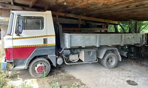 Nissan L351 Rol kiper kamioni s kukama za dizanje