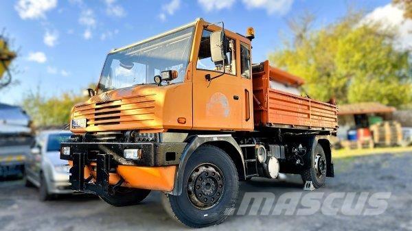 Praga NTS 265 + sypač Posipači soli i pijeska