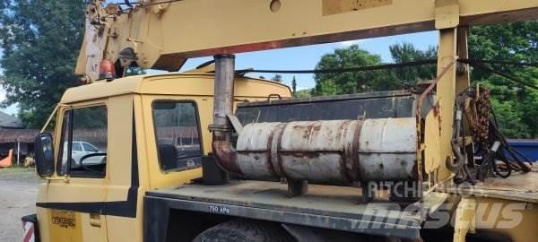Tatra 815 AD 28 Kamioni sa kranom