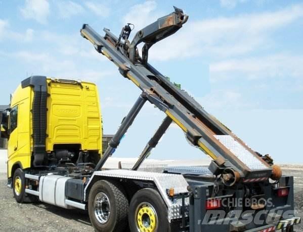 Volvo 500 +Combi-Lift Rol kiper kamioni s kukama za dizanje