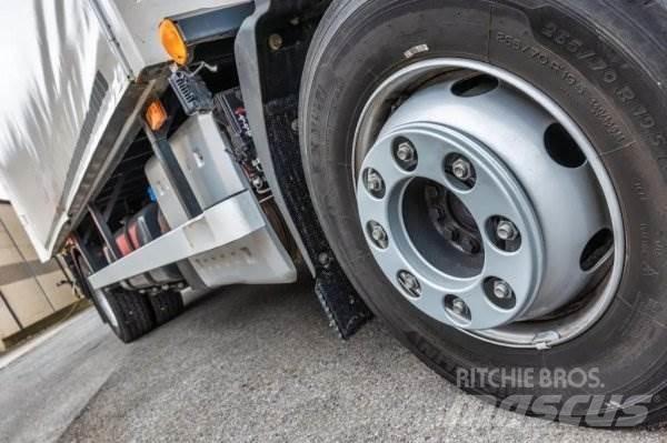 Volvo FL 210 Kamioni sa kranom