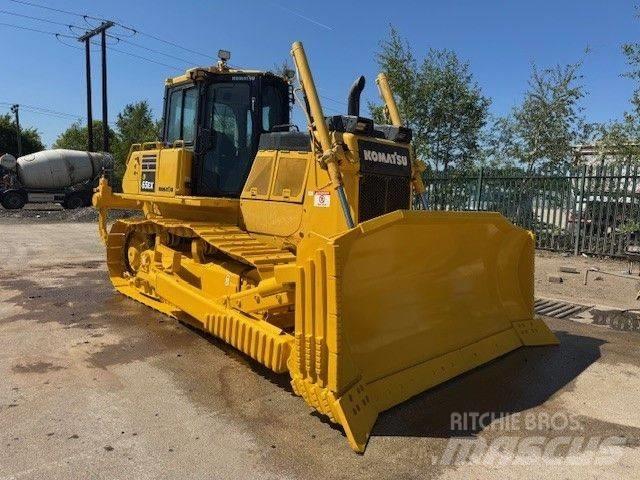 Komatsu D65EX-18 Buldožeri gusjeničari