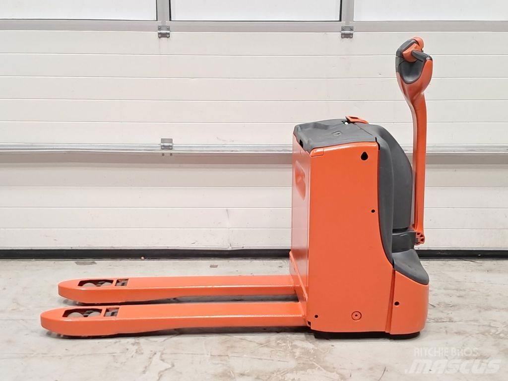 Linde T16 Nisko podizni električni viličar