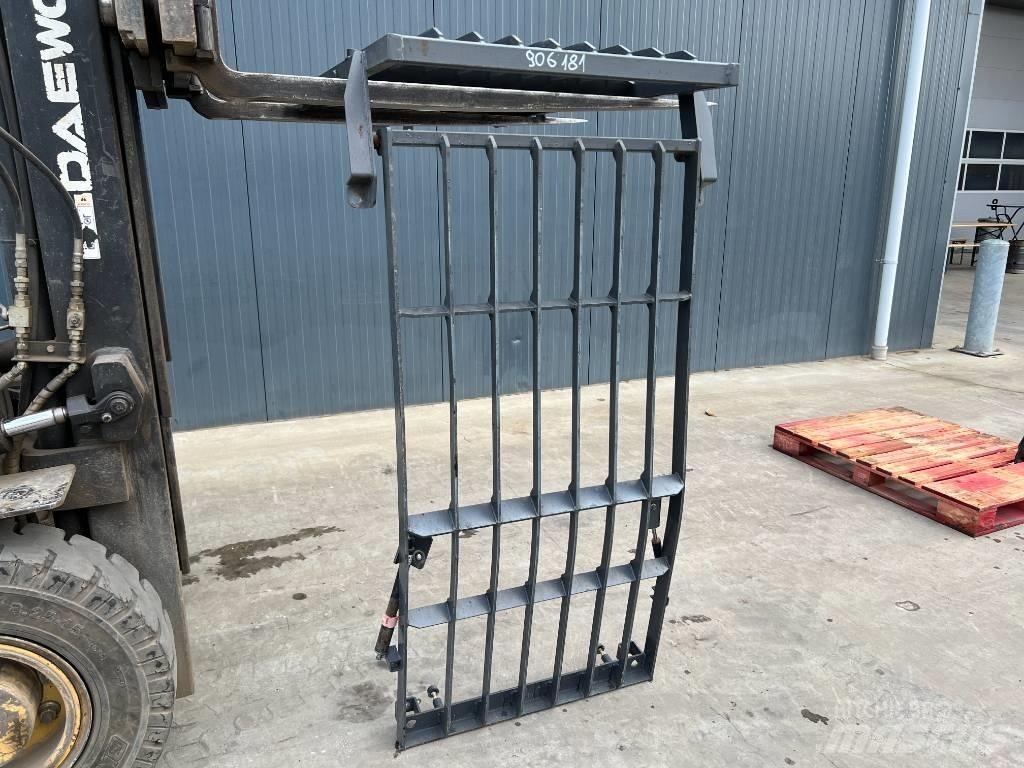Doosan DX180 / DX225 Kabine i unutrašnjost