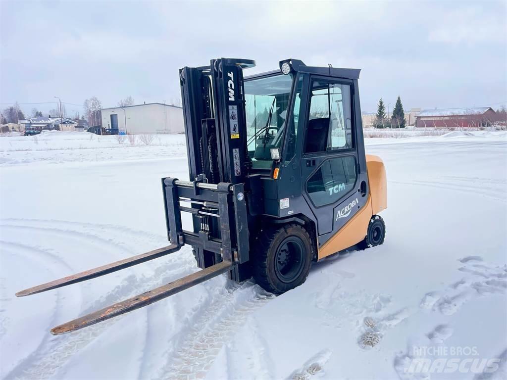 TCM FA 30D ACROBA Dizelski viličari
