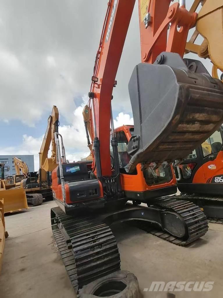 Doosan DX 140 Bageri gusjeničari