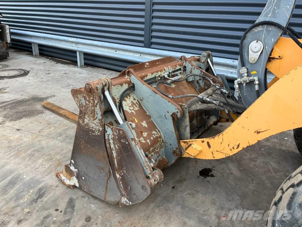 Liebherr L 506 Utovarivači na kotačima