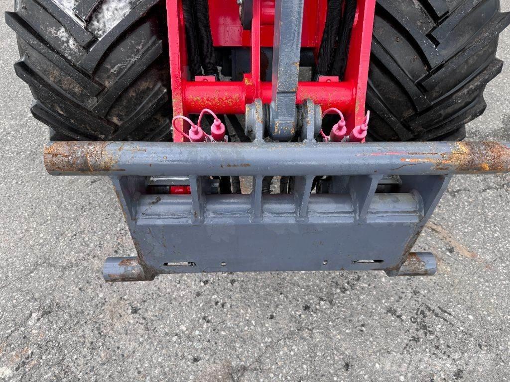 VM Loader 1040 LX Višenamjenski utovarivači
