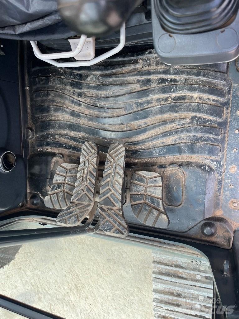Hyundai HX 220 L Bageri gusjeničari