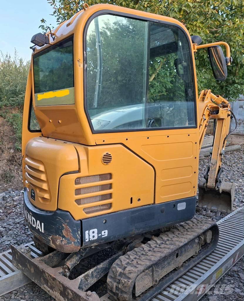 Hyundai R18-9 Mini bageri <7t