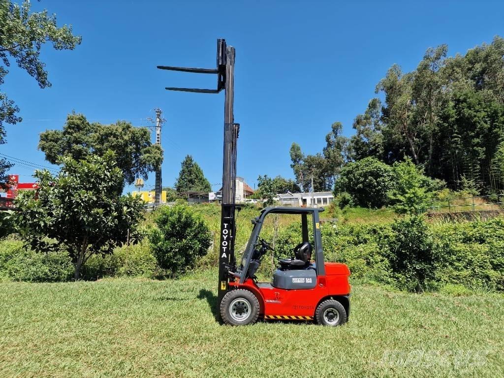 Toyota 25 Dizelski viličari