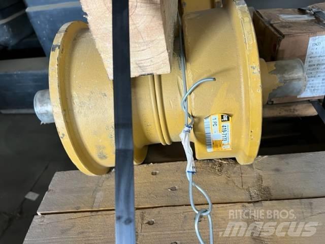 CAT D 8 R Gusjenice