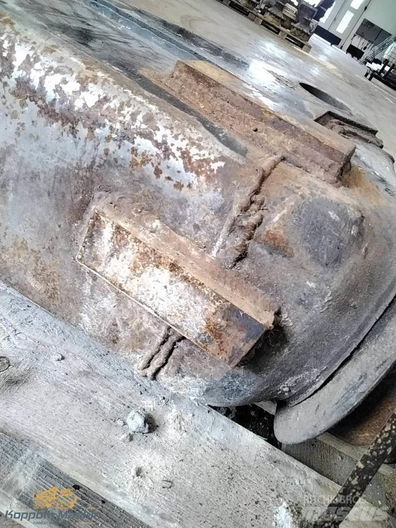 Komatsu 105F Kranovi za stabla