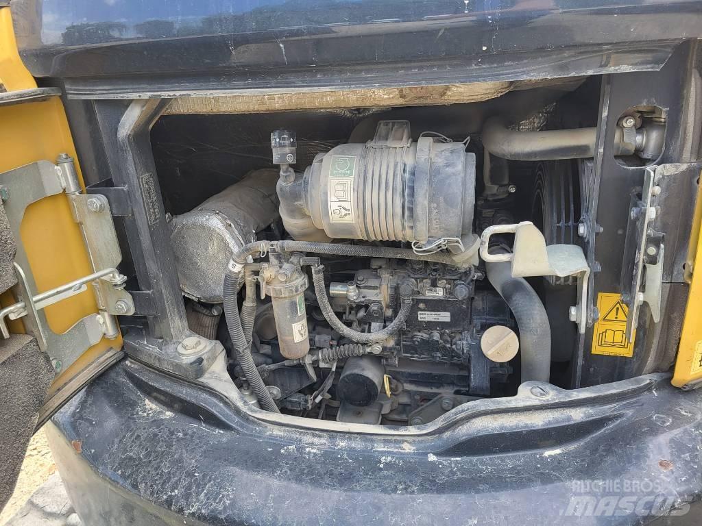 Komatsu PC26MR-3 Mini bageri <7t
