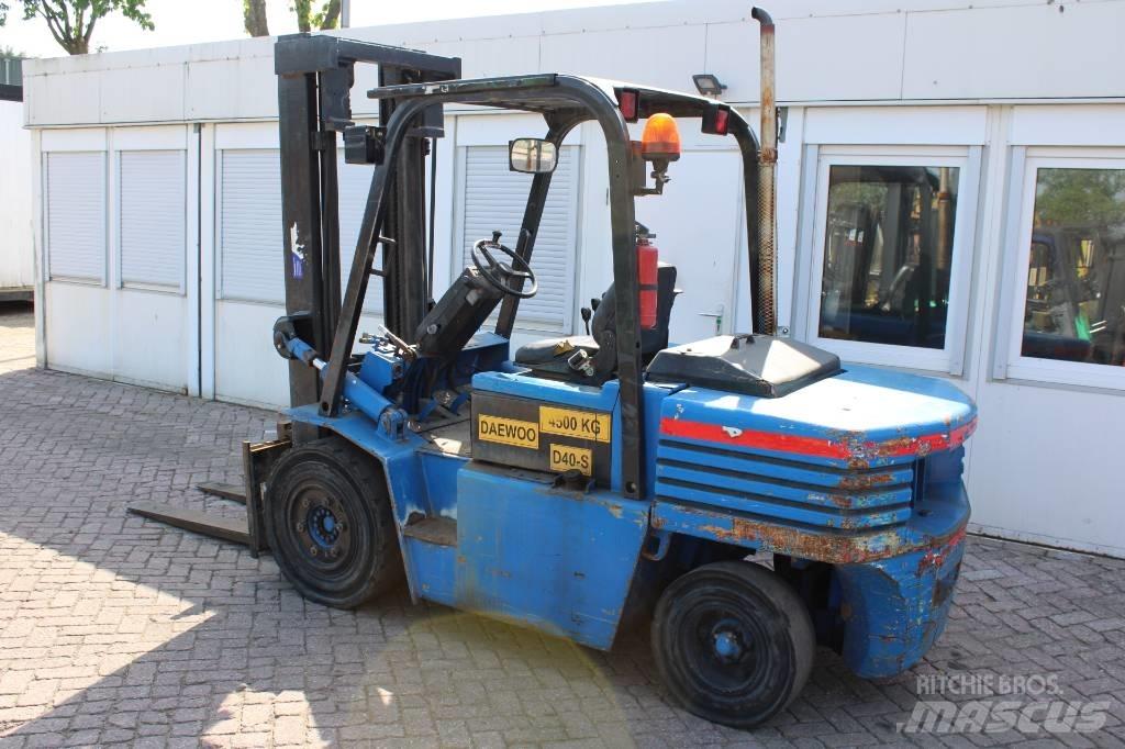 Daewoo D 40 S Dizelski viličari