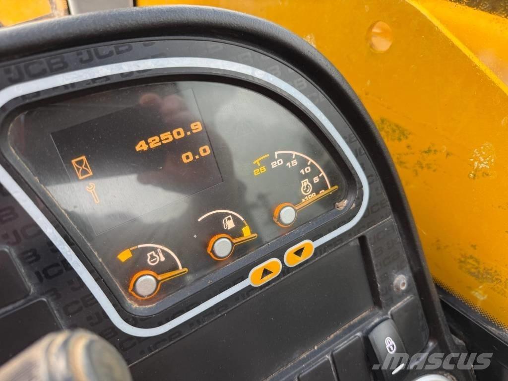 JCB 535-140 Hiviz Teleskopski viličari