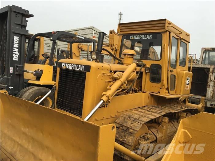 CAT D 6 D Buldožeri gusjeničari
