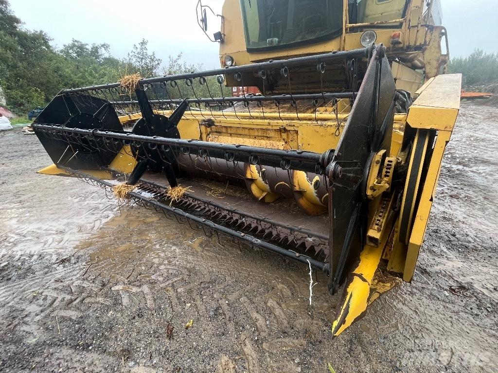 New Holland T56 Kombajni