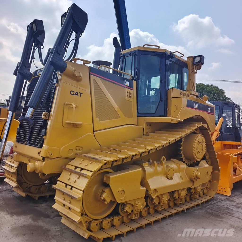 CAT D 8 T Buldožeri gusjeničari