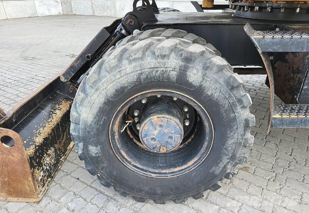 CAT M313 D Bageri na kotačima