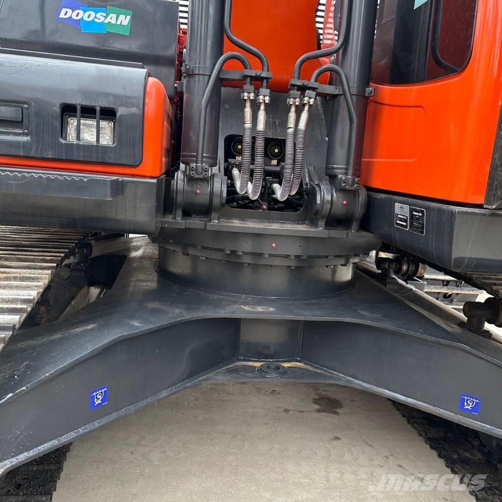 Doosan DX225LC-9C Bageri gusjeničari