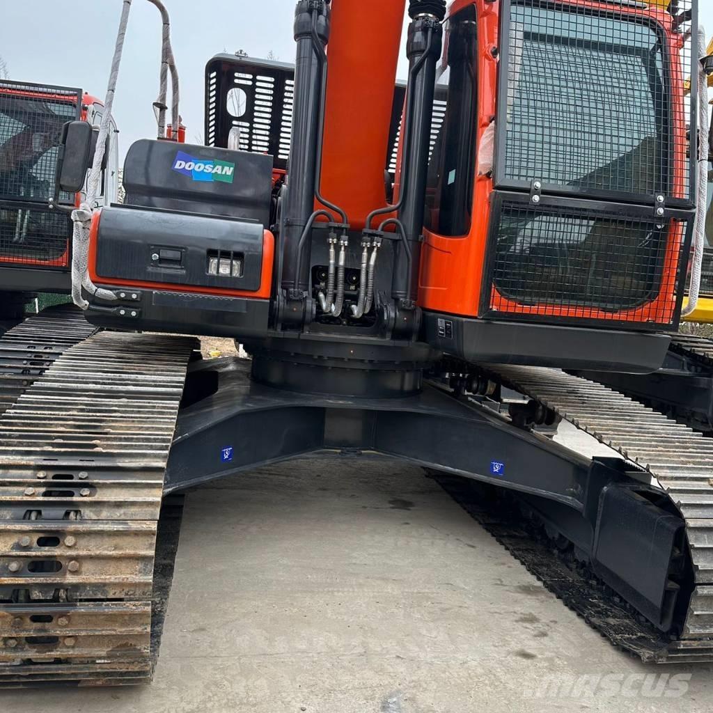 Doosan DX225LC-9C Bageri gusjeničari